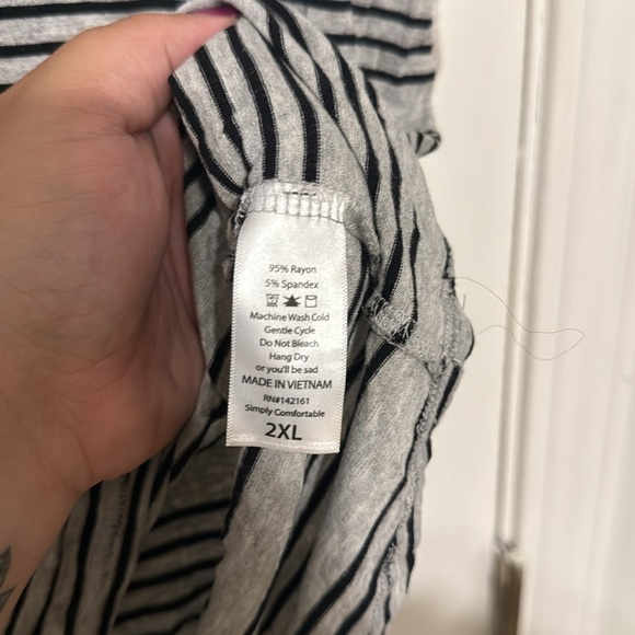 LulaRoe Randy - Picture 4 of 4